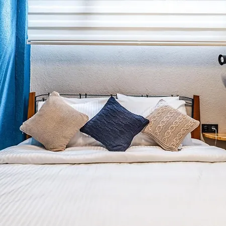 Apartment Stylish Fully Furnished Modern Flat In Kadikoey Istanbul