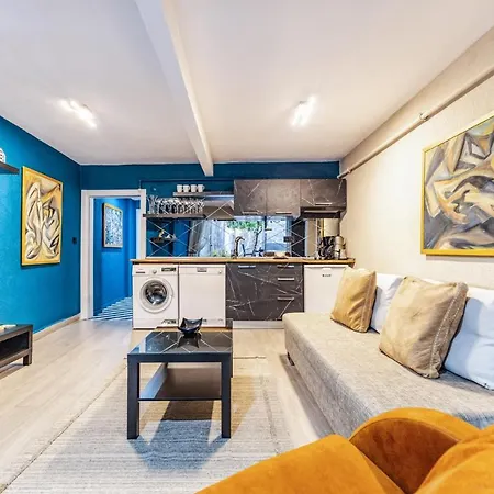 Apartment Stylish Fully Furnished Modern Flat In Kadikoey Istanbul