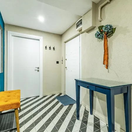 Apartment Stylish Fully Furnished Modern Flat In Kadikoey
